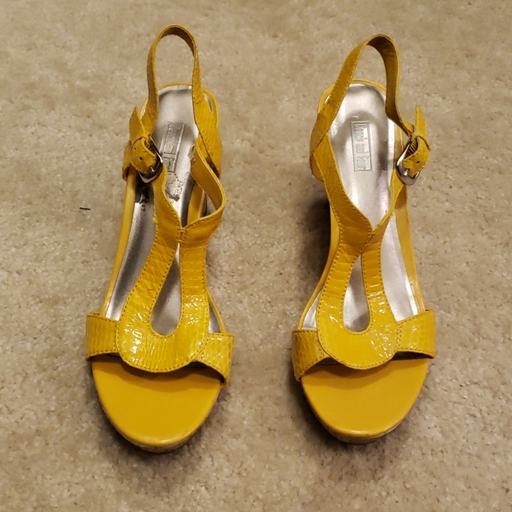 Wedged shoe